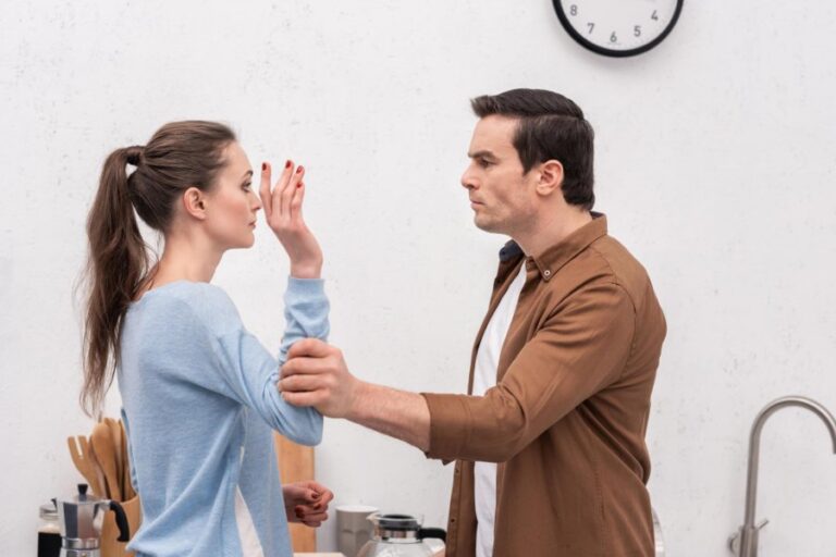 What is Abuse in Relationship? Know these Helpful Tips and Be Safe